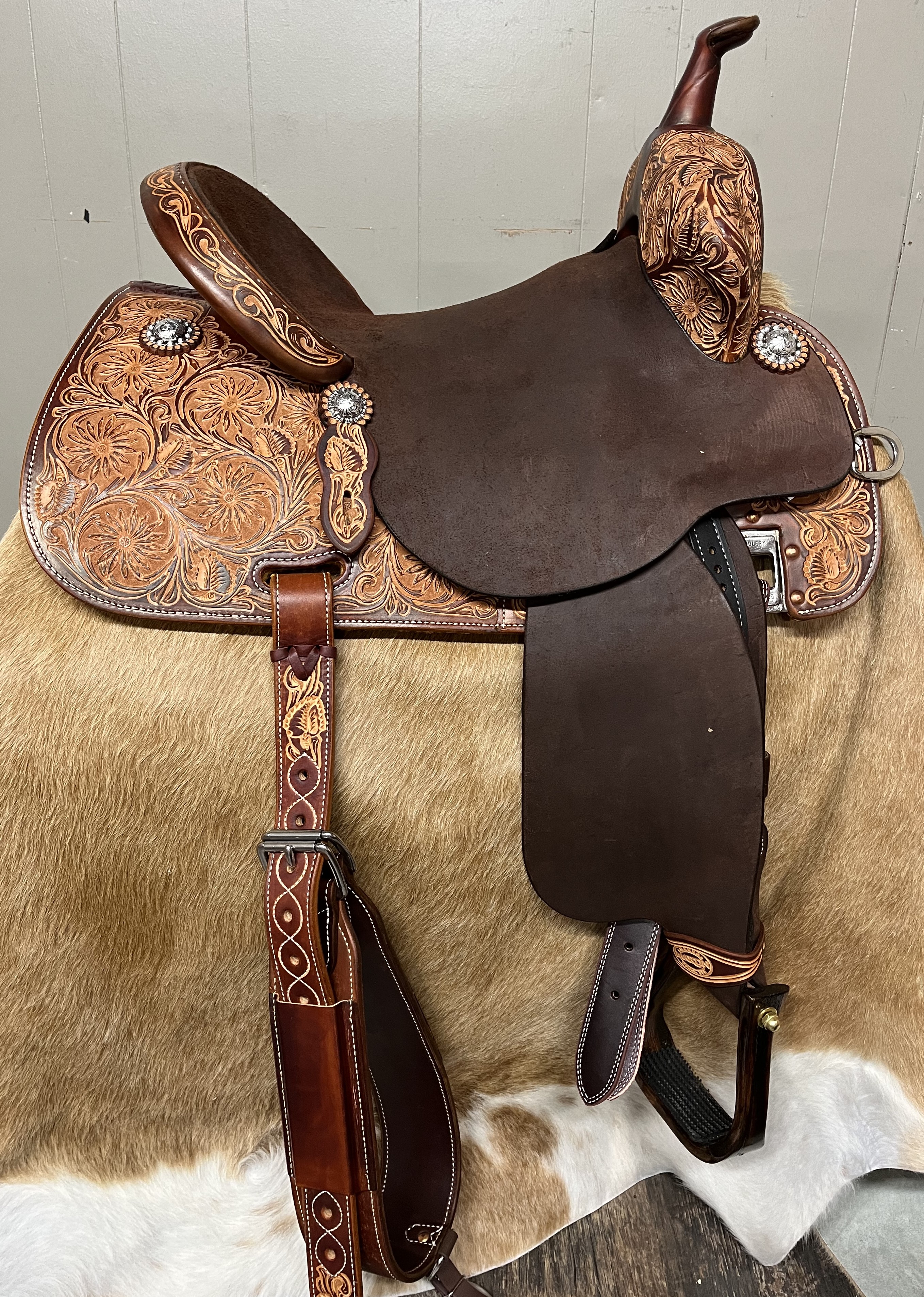 15" Chestnut Stingray with Natural Sunflower Tooling by Martin Saddlery